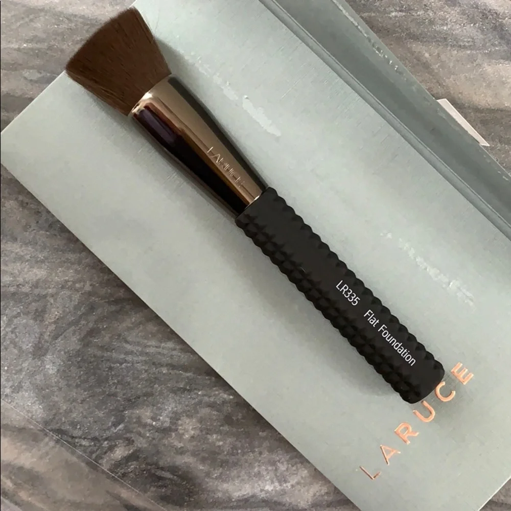 Laruce Essentials Brush Set in Black